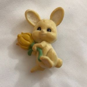 ⚡️FINAL PRICE⚡️ Bunny Hugging Flower Pin/Brooch!